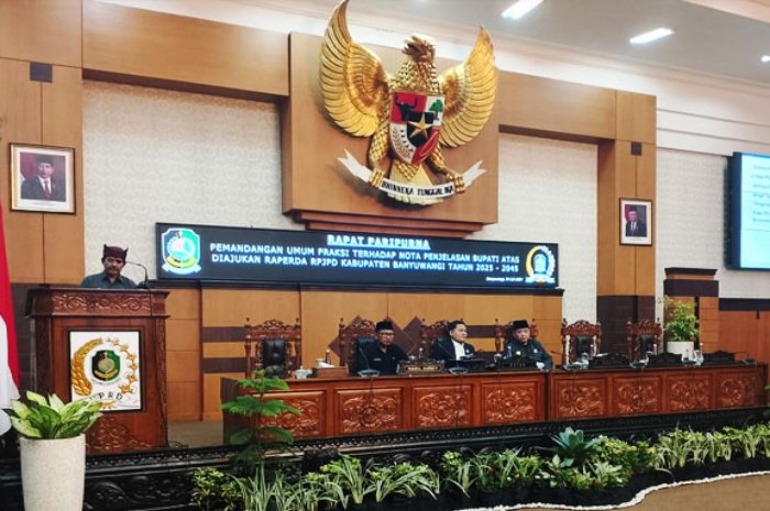 Rapat Paripurna RPJPD Visi Banyuwangi Menjawab Isu Strategis Masa Depan