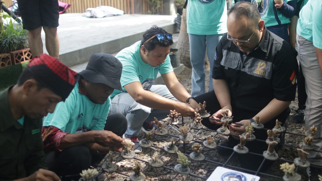 Transplantasi Terumbu Karang di Banyuwangi: Kolaborasi PT BSI dan Pemerintah Daerah